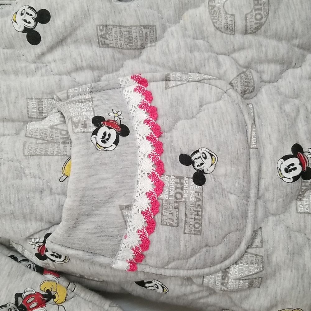 Women's Gray and Pink Quilted Pajama Set - Picture 3 of 9